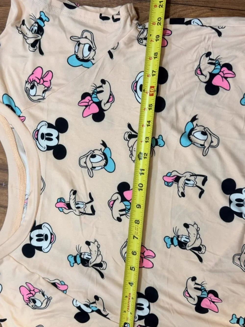 Disney Mickey & Friends Faces Pajama Set Top & Shorts Womens M